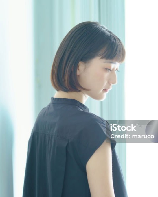 ミディアムヘアーの女性