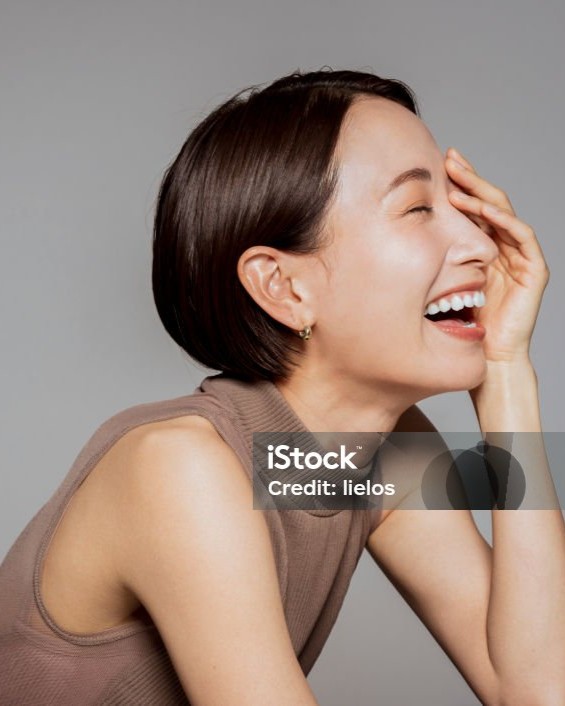 ショートヘアーの女性