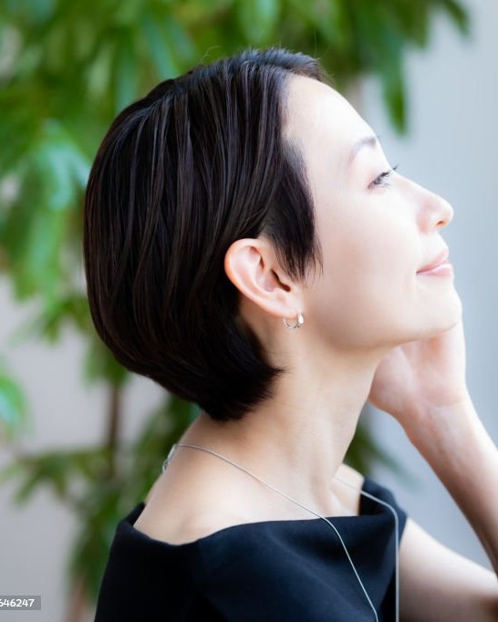 ショートヘアーの女性
